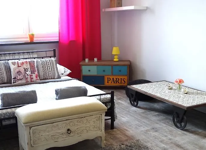 Clicktheflat Savior Square * Varsavia